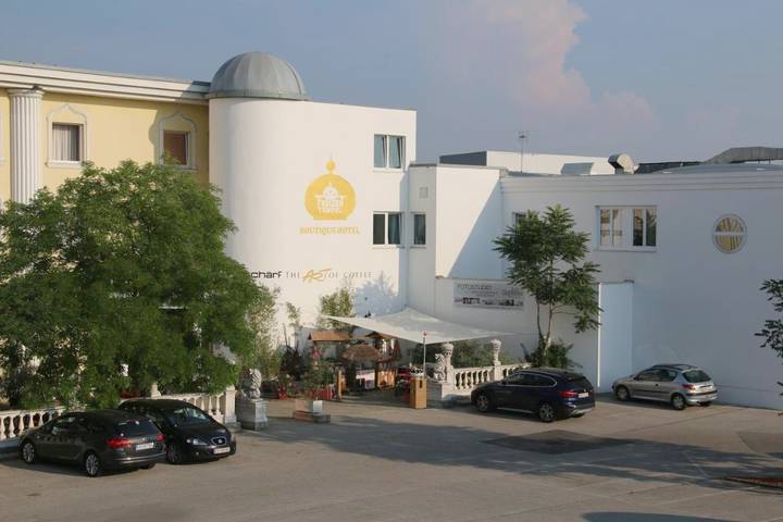 Hotel für 2 Personen, mit Terrasse und Sauna in Wiener Neustadt