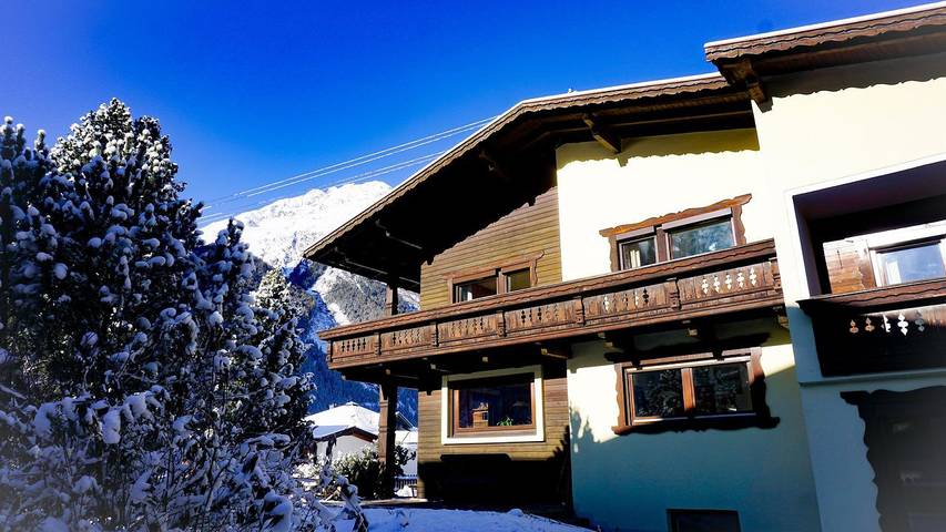 Ferienhaus für 10 Personen, mit Garten in Längenfeld