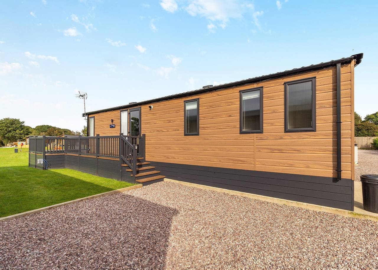 Riverwood Lodge 46 in Eaton, Cheshire Este