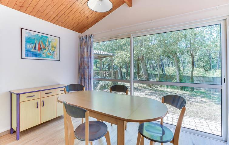 Location de vacances pour 4 personnes, avec terrasse ainsi que piscine et jardin à La Faute-sur-Mer - 3