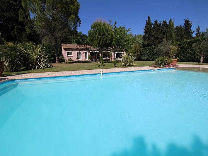 Location de vacances pour 8 personnes, avec jardin et piscine, animaux acceptés à Saint-Étienne-du-Grès - 4
