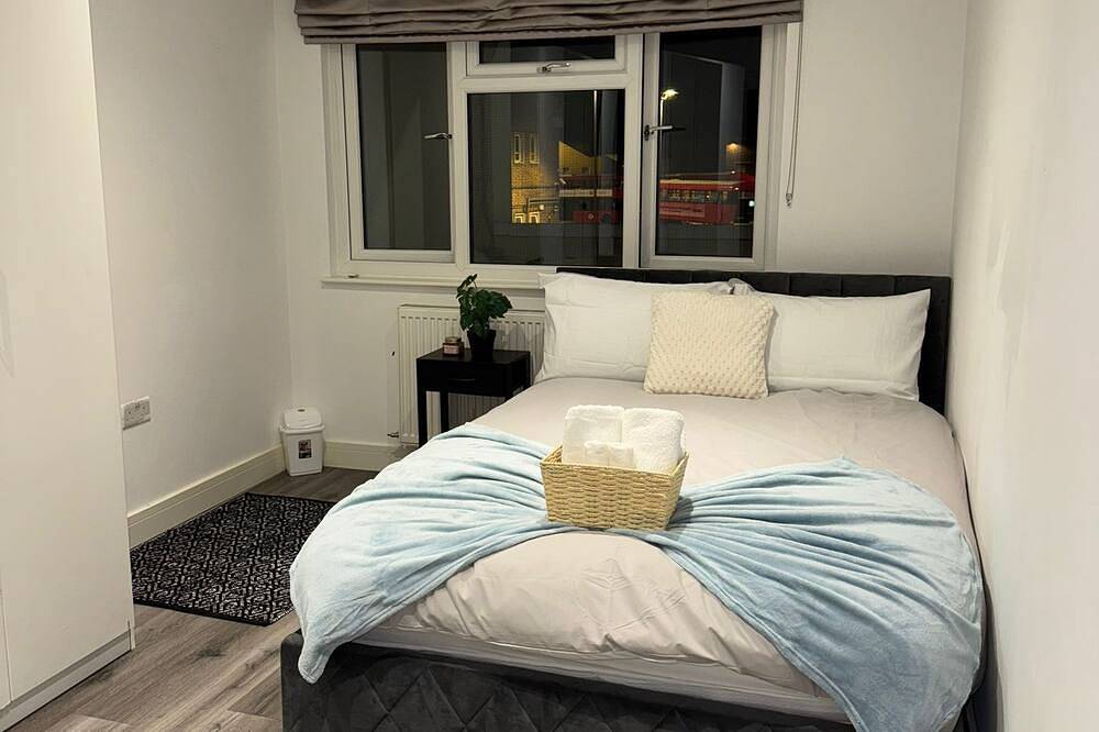 Ganze Wohnung, Ideal Heathrow Base. 2Br, 2Ba Apt in Hounslow in Hounslow, London