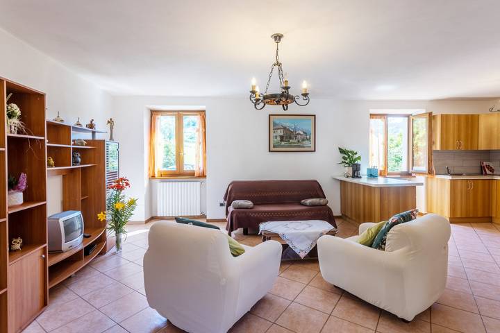 Ferienwohnung für 6 Personen, mit Balkon und Garten in der Lombardei