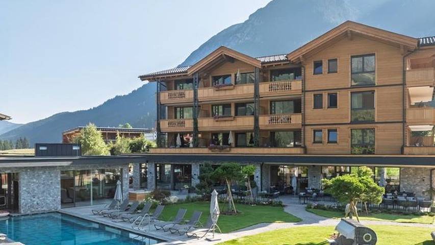Hotel für 4 Personen, mit Garten und Sauna sowie Terrasse und Pool, mit Haustier in Achenkirch