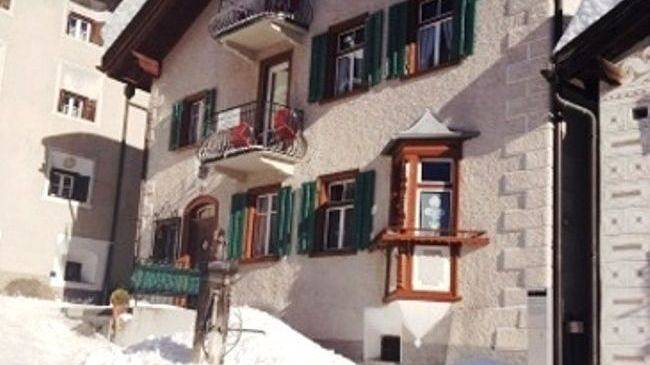 Bnb Hotel & Appartements Chasa Valär - Einzelzimmer mit Etagendusche/Wc in Scuol, Unterengadin