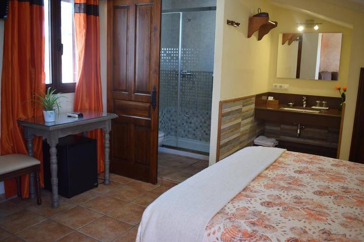 Casa rural para 4 personas, con Balcón y Terraza además de Jardín y Vistas en Aracena - 2