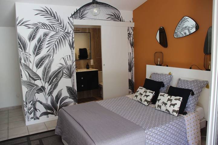 Location de vacances pour 6 personnes, avec terrasse et jardin à Jonquières - 2