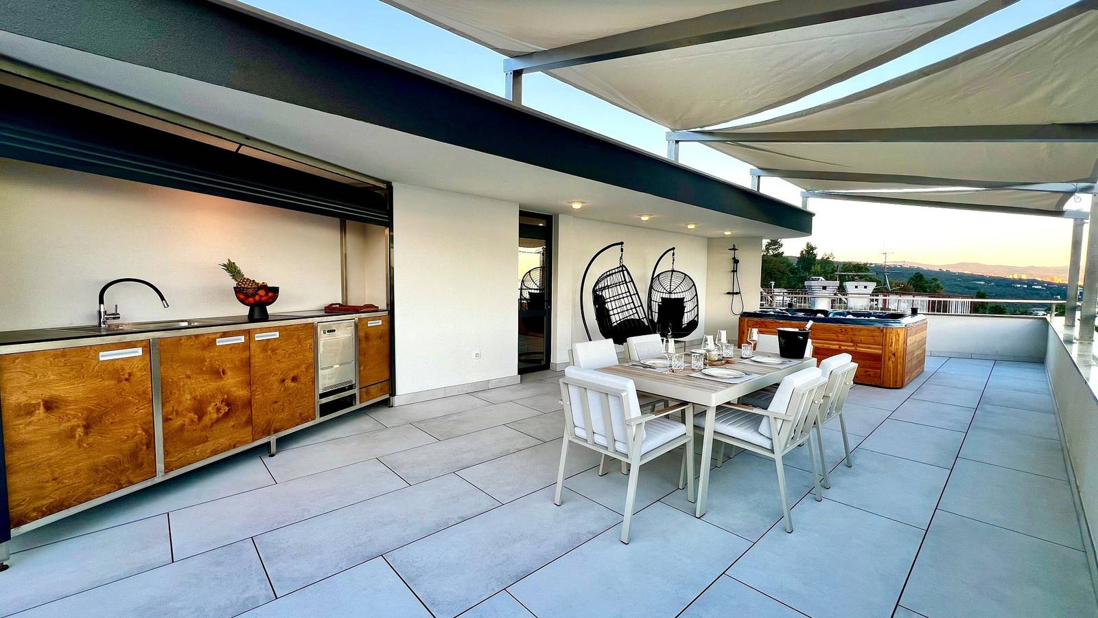 Villa Palazzo Blue by Villas Guide in Plaža Črnikovica, Opatija Riviera
