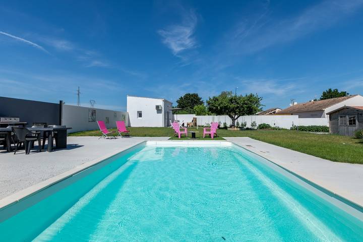 Appartement de vacances pour 2 personnes, avec Terrasse ainsi que Jardin et Piscine à Saint-Xandre