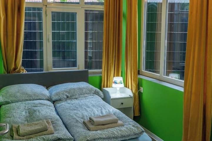 Entire apartment, Stylish apartment with terrace for up to 6 people in Bochum, Ruhr district