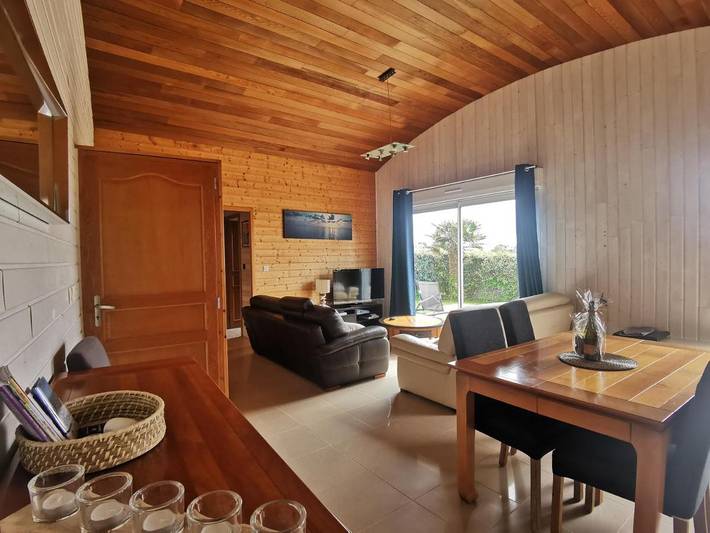 Location de vacances pour 6 personnes, avec vue ainsi que jardin et piscine, animaux acceptés dans Plage Du Bilou Le Conquet - 2