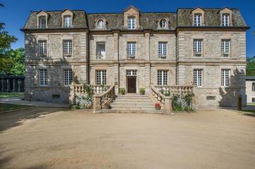 Hôtel pour 5 personnes, avec vue et sauna ainsi que jardin et piscine à Langogne