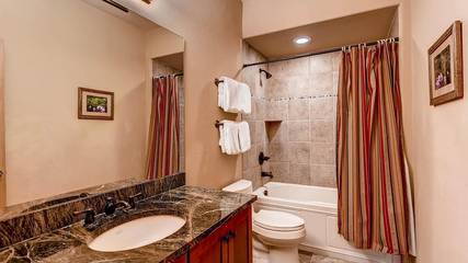 Vacation Home for 12 Guests in Breckenridge, Summit County, Picture 4