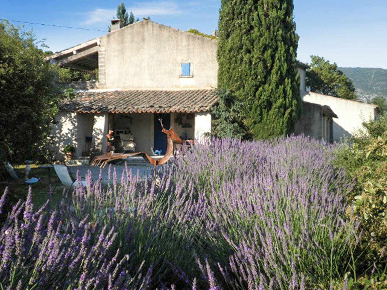 Appartement entier, Appartement accueillant avec piscine à Oppède 70 m², vue montagne in Oppède, Parc naturel régional du Luberon