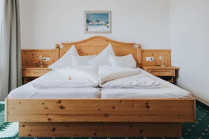 Ferienwohnung für 2 Personen, mit Balkon und Garten sowie Pool und Sauna, mit Haustier