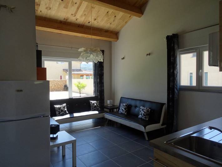 Gîte pour 5 personnes, avec piscine ainsi que jardin et terrasse à Vallon-Pont-d'Arc - 2