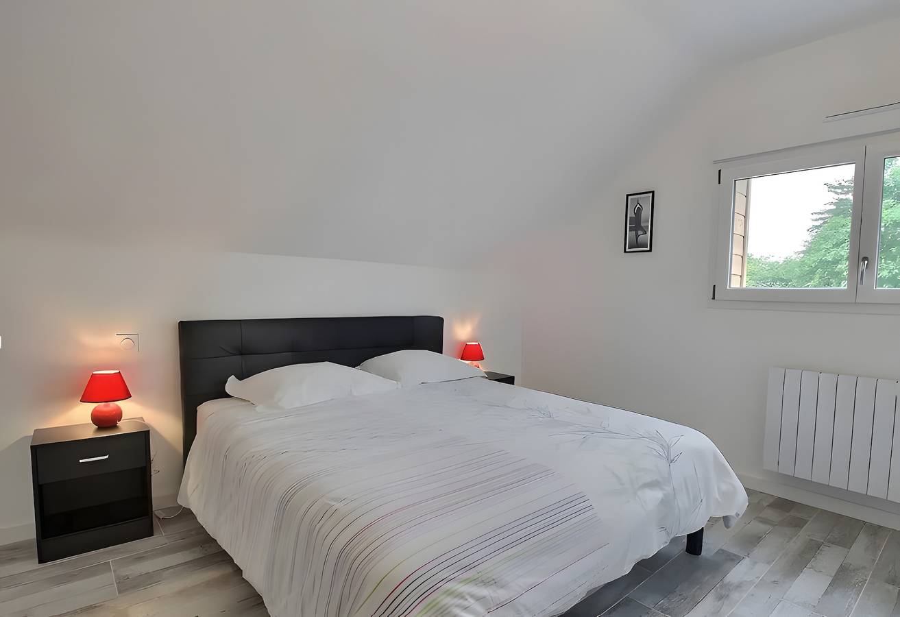 Gîtes des Lacs - Gîte Le Muscat : piscine, sauna et jaccuzzi partagés, terrasse privée et Wi-Fi in Jugon-les-Lacs, Région de Dinan