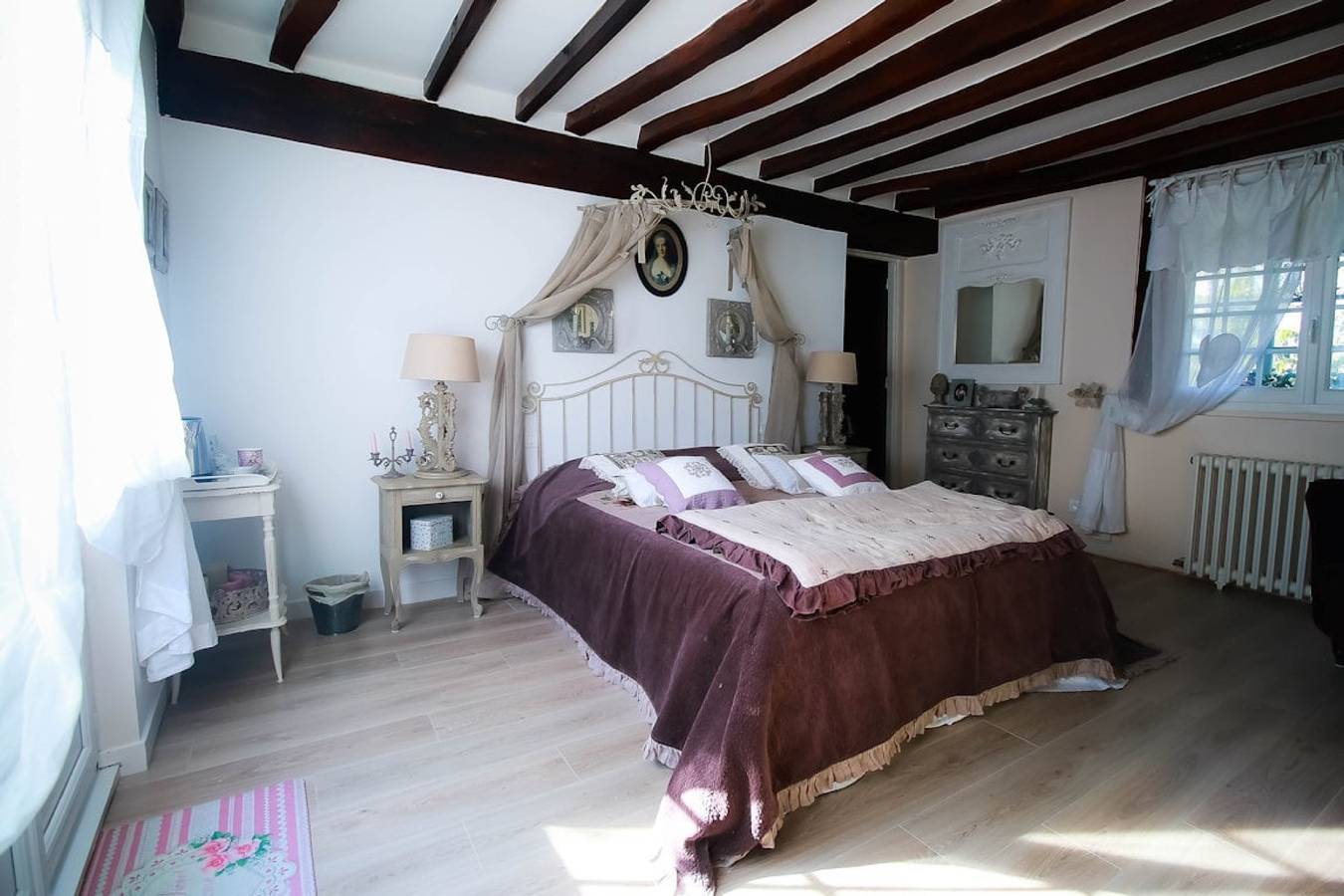 Guest House 'Marie Antoinette' with Private Pool, Private Terrace and Wi-Fi in Suzay, Les Andelys region