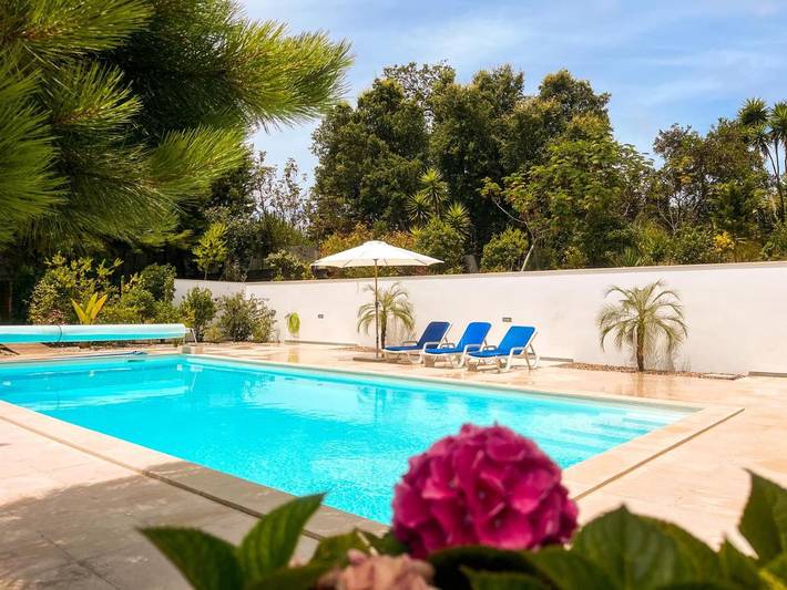 Gîte pour 4 personnes, avec Balcon et Terrasse ainsi que Jardin et Piscine à Pataias