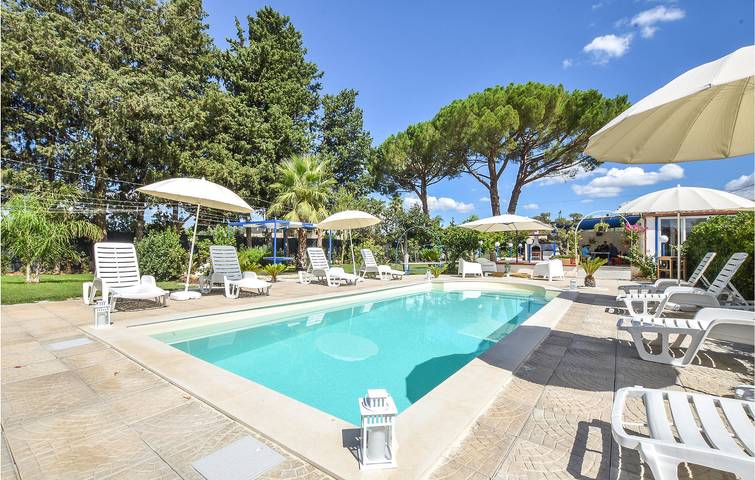 Casa vacanza per 7 persone, con Terrazza e Giardino nonché Piscina a Chiaramonte Gulfi