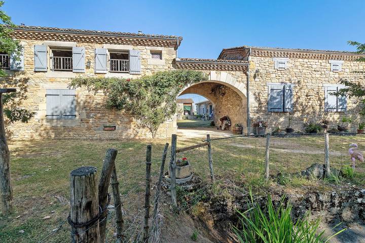 Vakantiehuis voor 4 personen, met Tuin en Uitzicht op het meer in Lot-et-Garonne