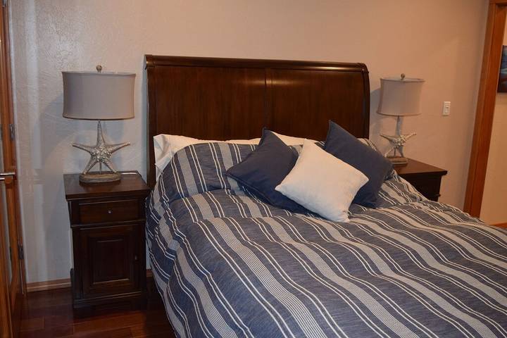 Vacation rental for 12 people, with hot tub and balcony as well as sauna in Puget Sound