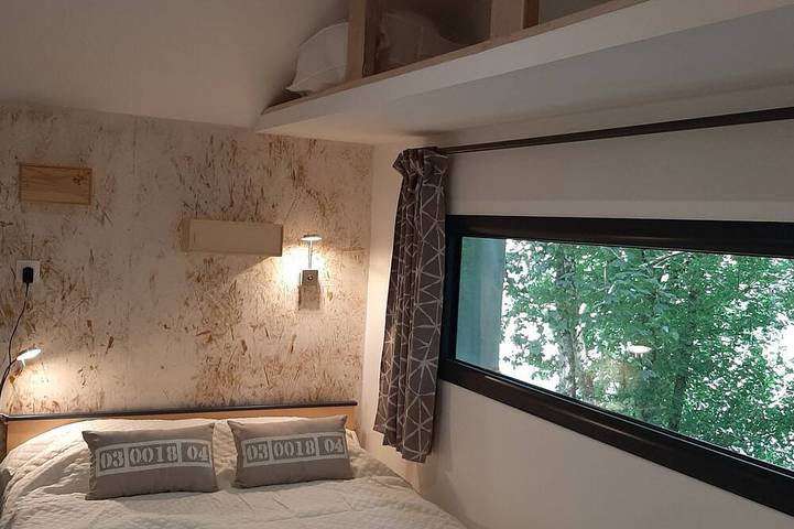 Gîte pour 9 personnes, avec Terrasse et Jardin dans Brigné - 4