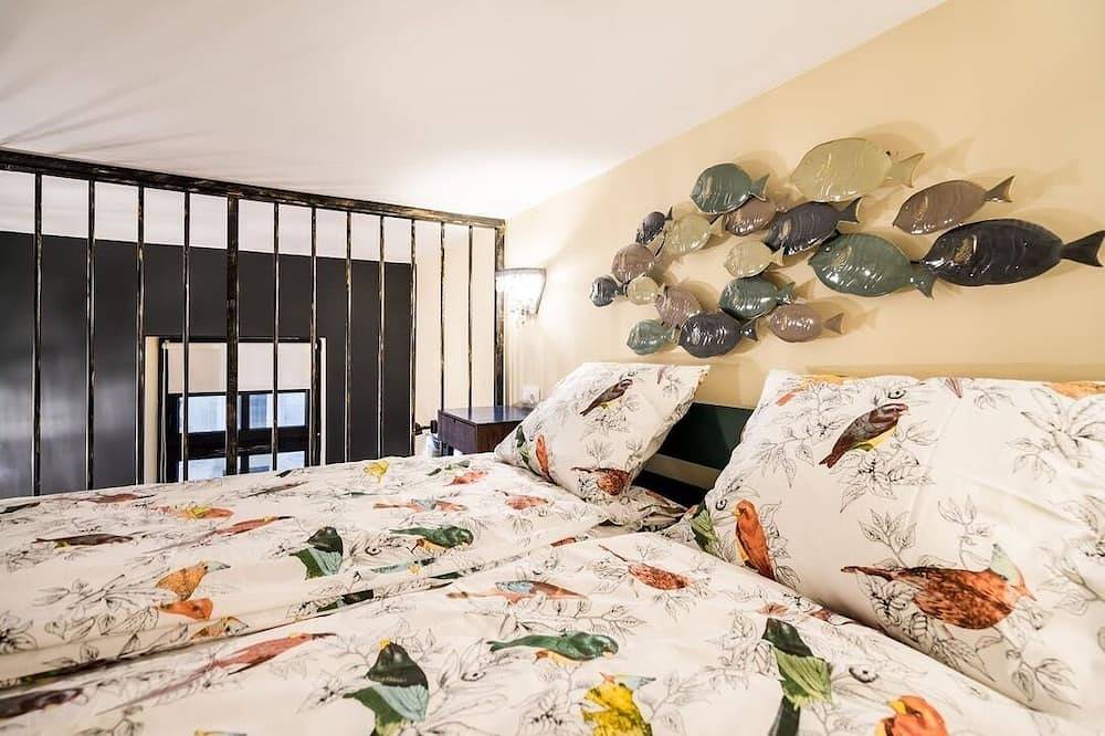 Unique & Stylish - Home of Traveler in City Center in Budapest, Central Hungary