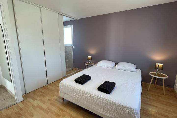 Location de vacances pour 8 personnes, avec jardin à Brouilla - 2