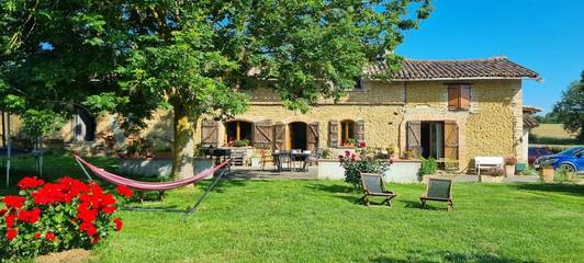 Cottage pour 3 personnes, avec jardin ainsi que vue et piscine à Thil