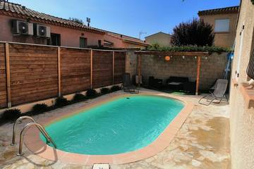 Location de vacances pour 6 personnes, avec jardin, animaux acceptés à Saint-Étienne-du-Grès