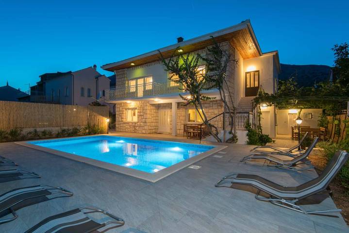 Ferienhaus für 13 Personen mit Balkon/Terrasse in Orebic, Dubrovnik-Neretva