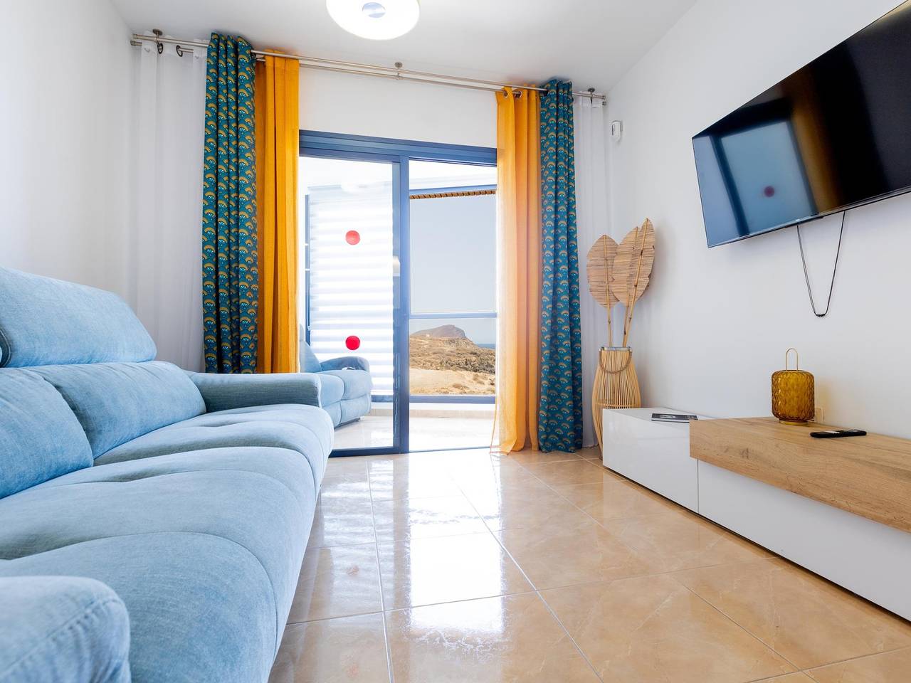Ganze Ferienwohnung, Las Rocas am Meer, Wifi und Meerblick in Los Abrigos, Granadilla de Abona
