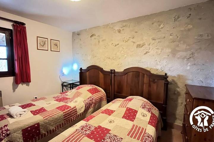 Château St-Auriol - Silk Farm in Lagrasse, Parque Natural Regional Corbières-Fenouillèdes