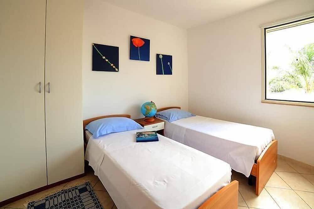 Entire apartment, Holiday apartment Ugento for 1 - 4 persons with 2 bedrooms - Holiday apartment in one or multi-famil in Torre Mozza (Salento), Gulf of Taranto