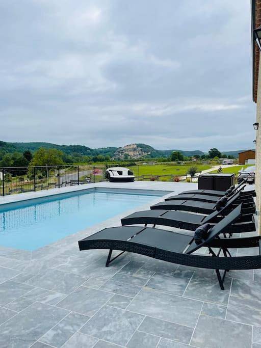 Villa pour 10 personnes, avec vue ainsi que jardin et piscine, animaux acceptés
