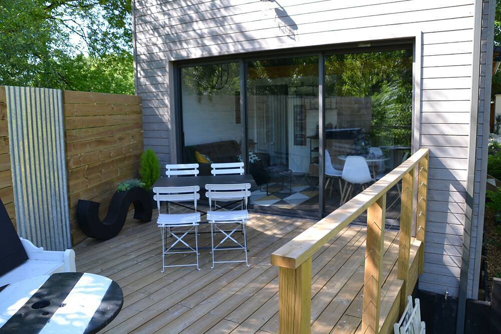 Appartement entier, Cabane les pieds dans l'eau in Le Vanneau-Irleau, Région de Niort