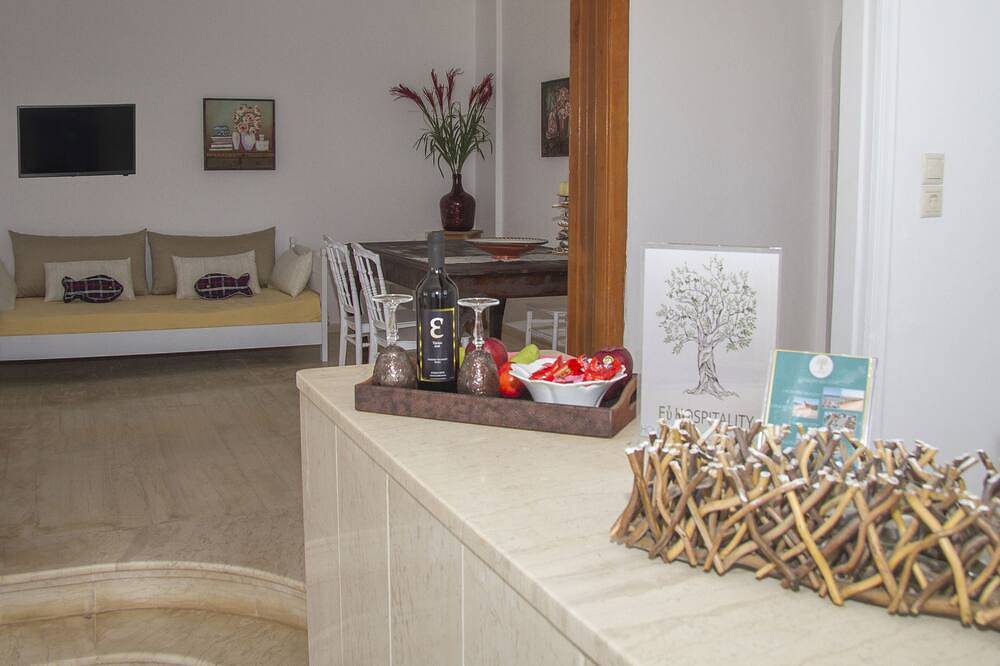 Ganze Wohnung, Weißes Haus Kostas | am Meer in Kokkini Hani, Iraklio-Heraklion und Umgebung