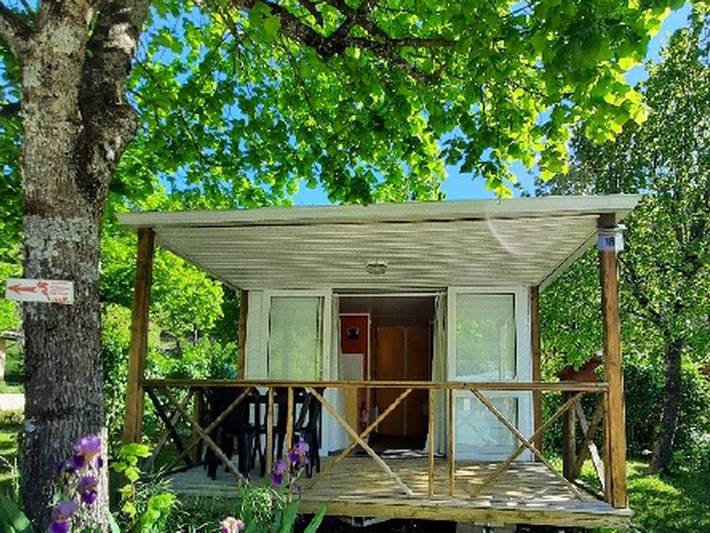 Mobil home pour 4 personnes, avec terrasse, animaux acceptés à Annot