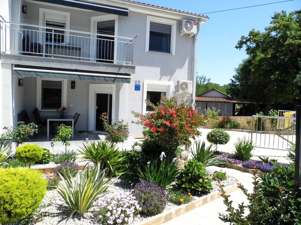 Ganze Wohnung, Neue und moderne, voll ausgestattete Wohnung in Malinska-Dubašnica, Krk