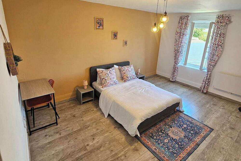 Ganze Wohnung, Large 47 m² renovated family apartment on 1st floor - Portes des Ardennes in Charleville-Mézières, Ardennen