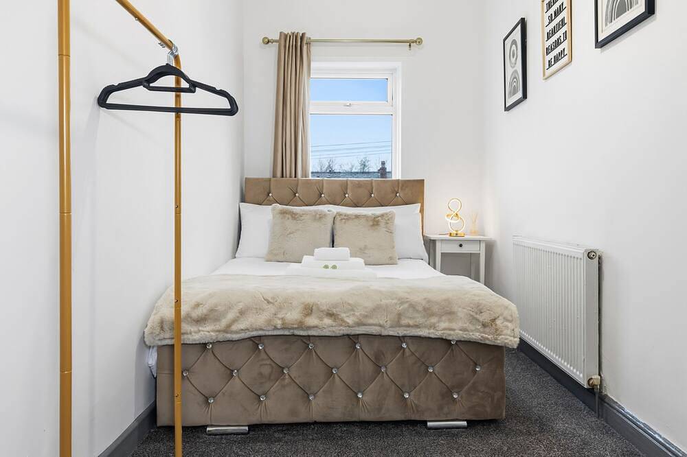 3-Bed House By Eason Stays Short Lets Wigan in Wigan, Greater Manchester