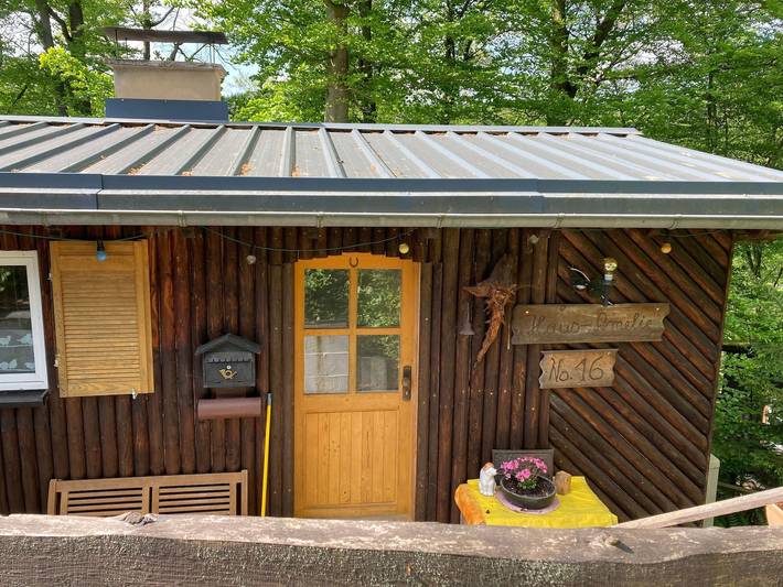 Ferienwohnung für 5 Personen, mit Balkon und Terrasse sowie Garten und Seeblick in Vöhl