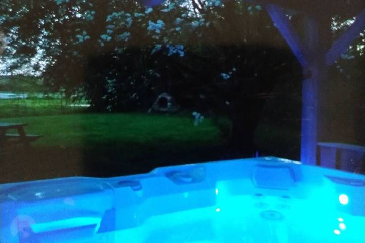 Location de vacances pour 6 personnes, avec jardin et jacuzzi à Cérans-Foulletourte - 4