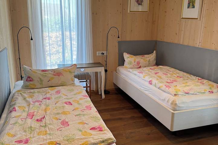 Neues, freistehendes Ferienhaus aus Holz im Weinberg, Terrasse, kostenloses WLAN in Kressbronn am Bodensee, Region Bodensee-Oberschwaben