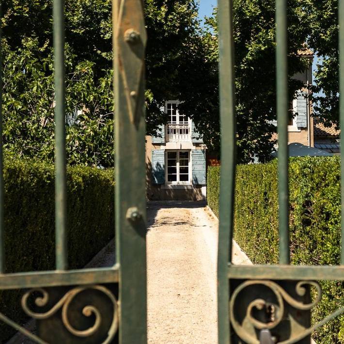 Location de vacances pour 22 personnes, avec jardin ainsi que piscine et vue à Pélissanne - 2