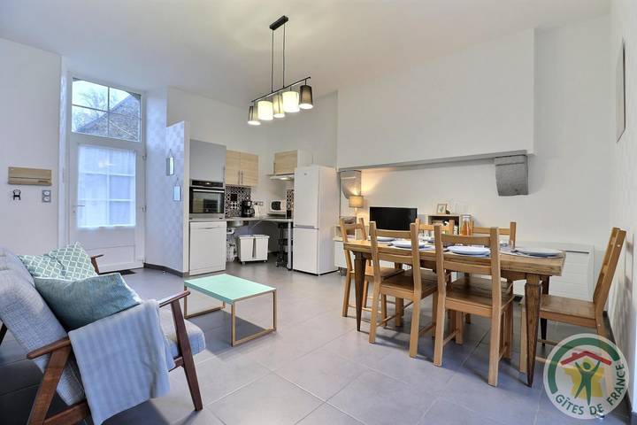 Gîte pour 6 personnes, avec Terrasse ainsi que Jardin et Vue dans La Chapelle-Janson - 4