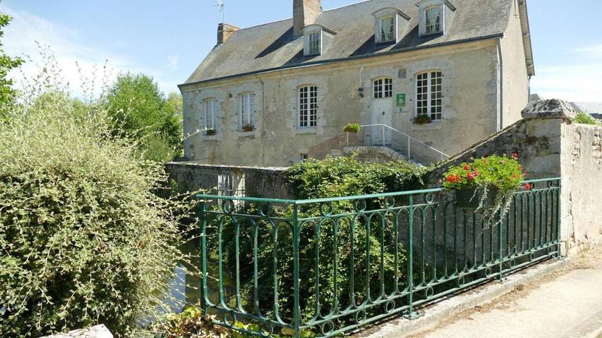 Location de vacances pour 15 personnes, avec jardin dans La Ferté-Villeneuil