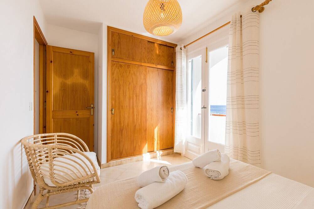 Binilaya - Charming 3-bedroom house - seafront in Torret de Baix, Sant Lluís