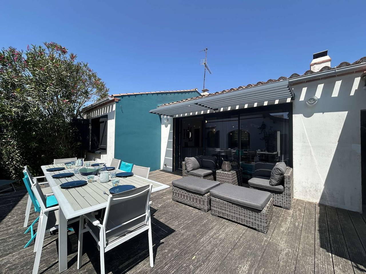 Spacious house near beach, 4 bedrooms, terrace, parking, Internet in St-Gilles in Saint-Gilles-Croix-de-Vie, Loiredal